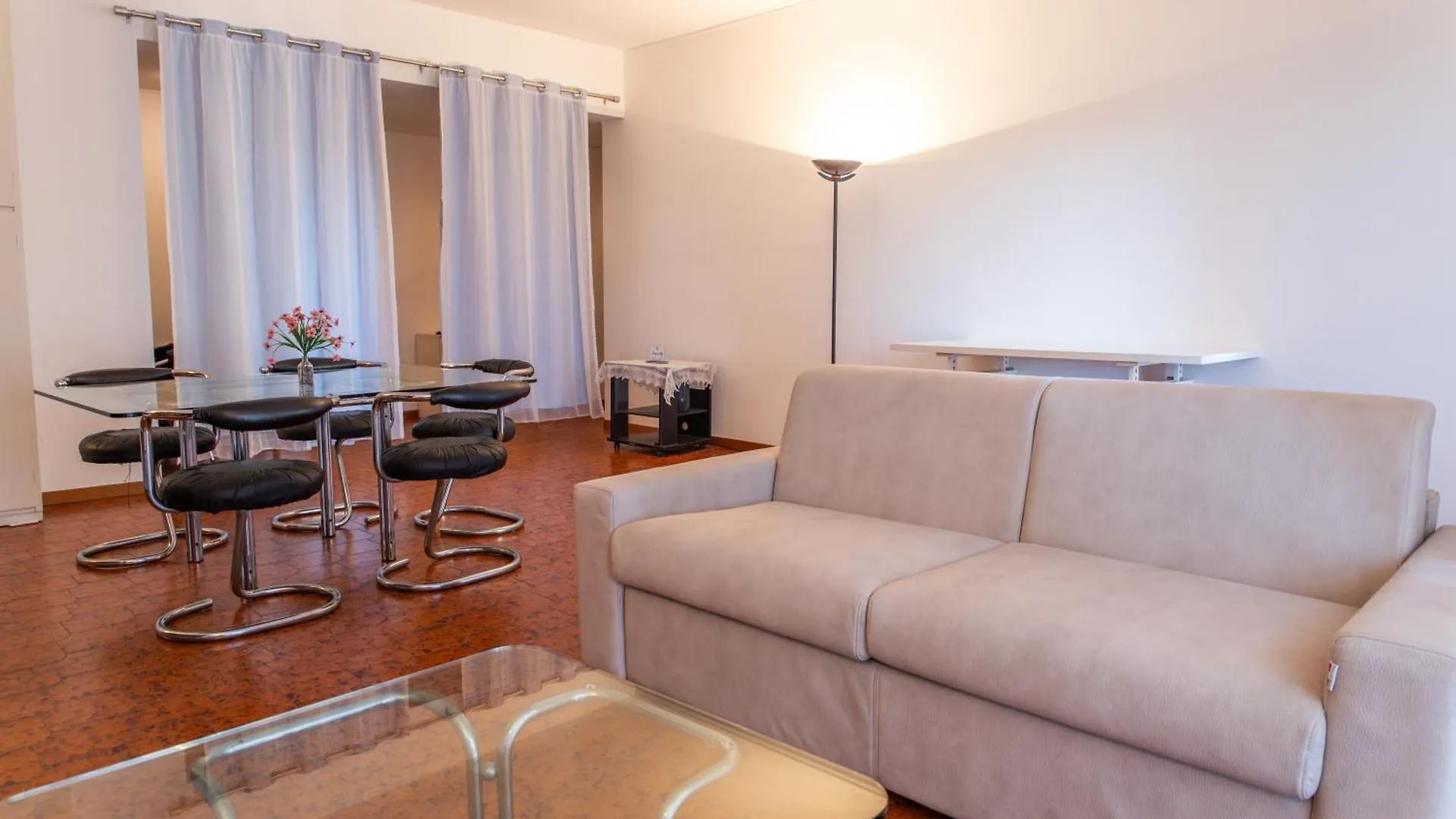 Апартаменты Ampio Appartamento Con Terrazzo, 3 Camere E 2 Bagni A 2 Passi Dalla Metro Милан