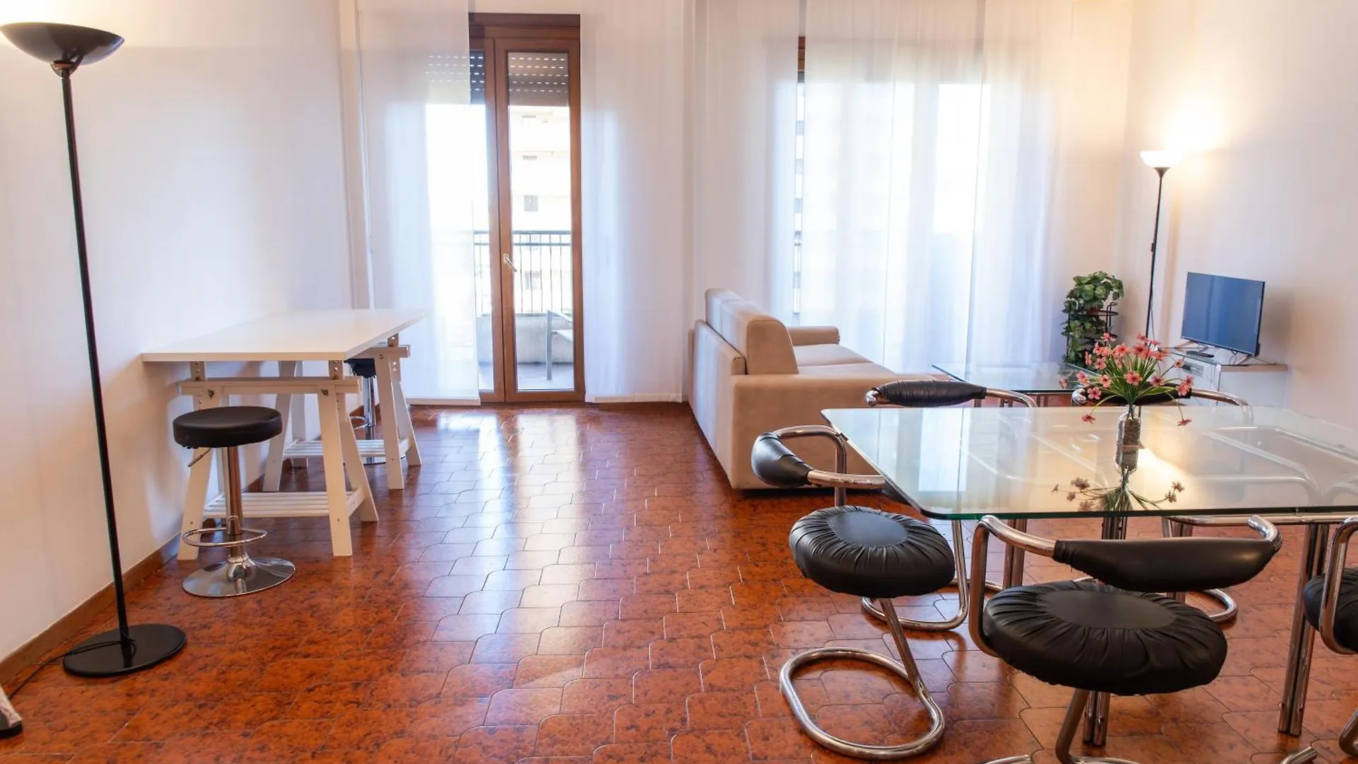 Appartement Ampio Appartamento Con Terrazzo, 3 Camere E 2 Bagni A 2 Passi Dalla Metro Milan