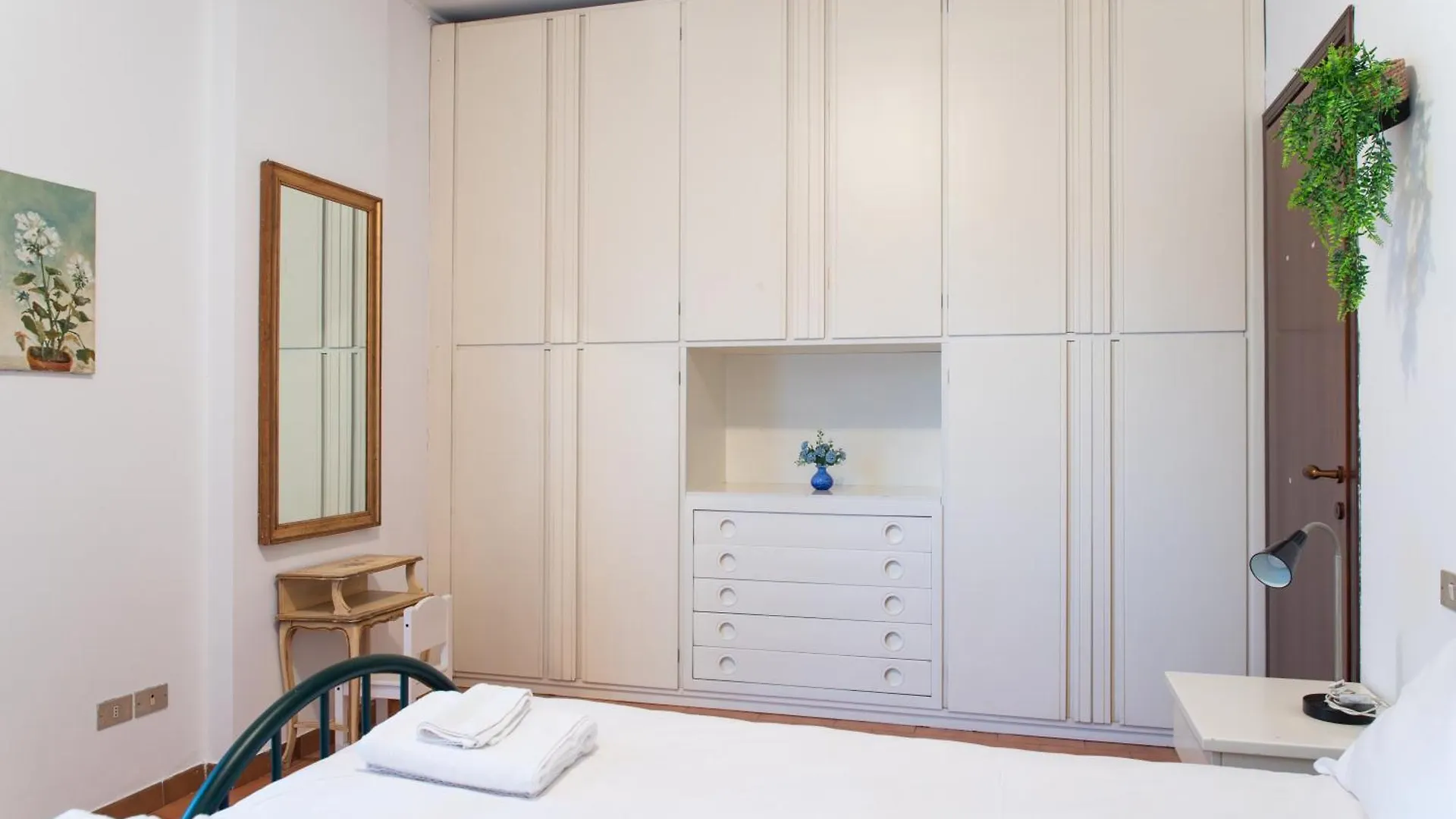 Ampio Appartamento Con Terrazzo, 3 Camere E 2 Bagni A 2 Passi Dalla Metro Milan Appartement