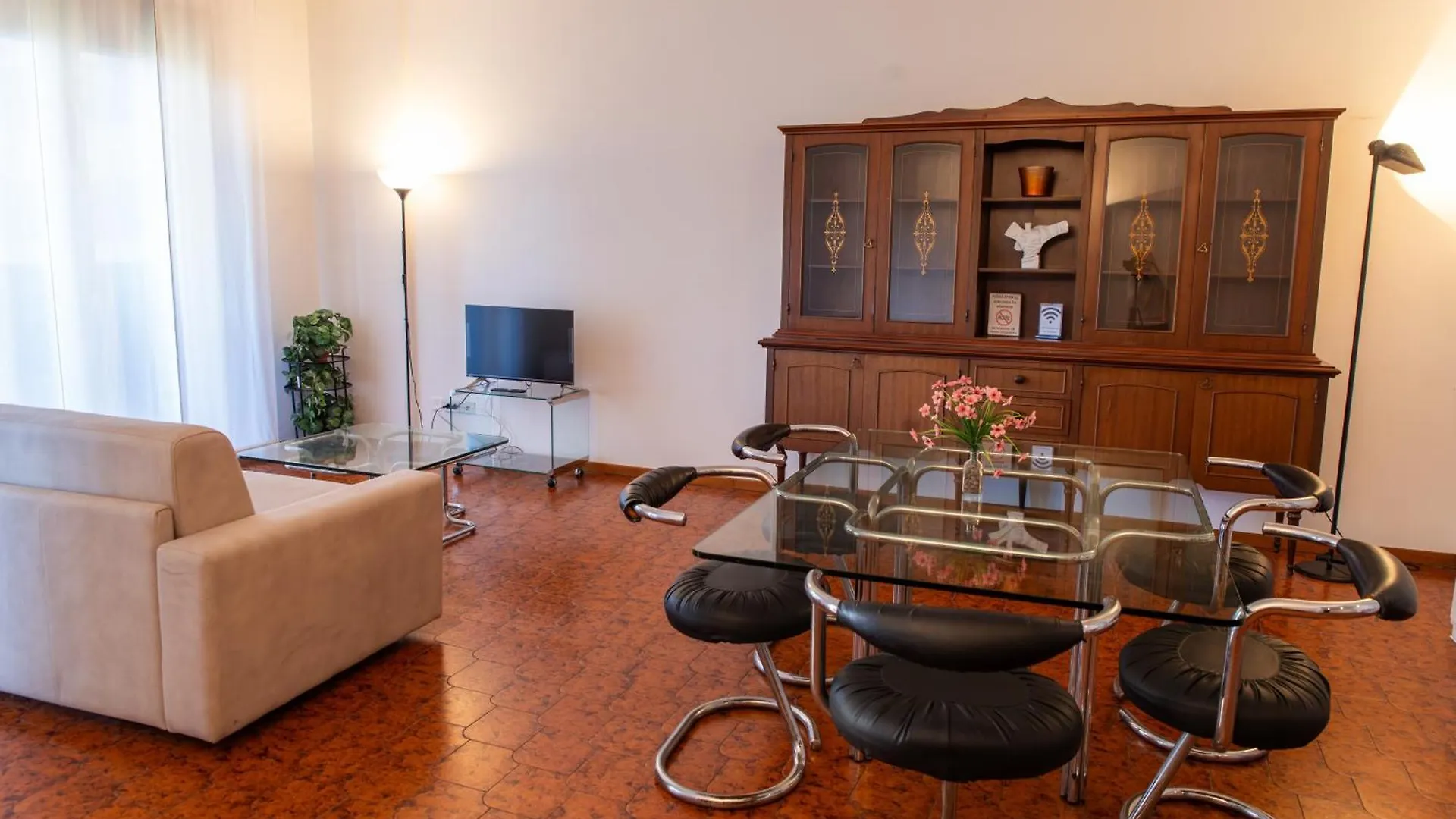 Appartement Ampio Appartamento Con Terrazzo, 3 Camere E 2 Bagni A 2 Passi Dalla Metro Milan Italie